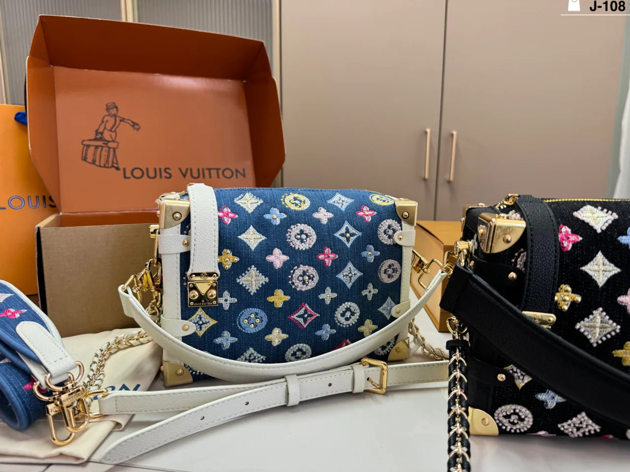 Louis Vuitton Flap Shoulder Bag in Blue / Black · view 1