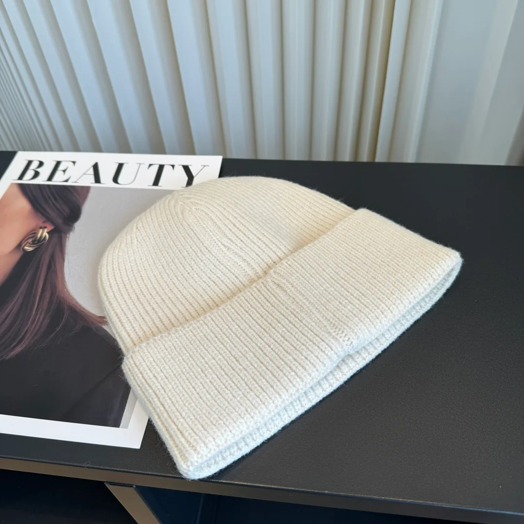 Balenciaga Beanie in White · view 8