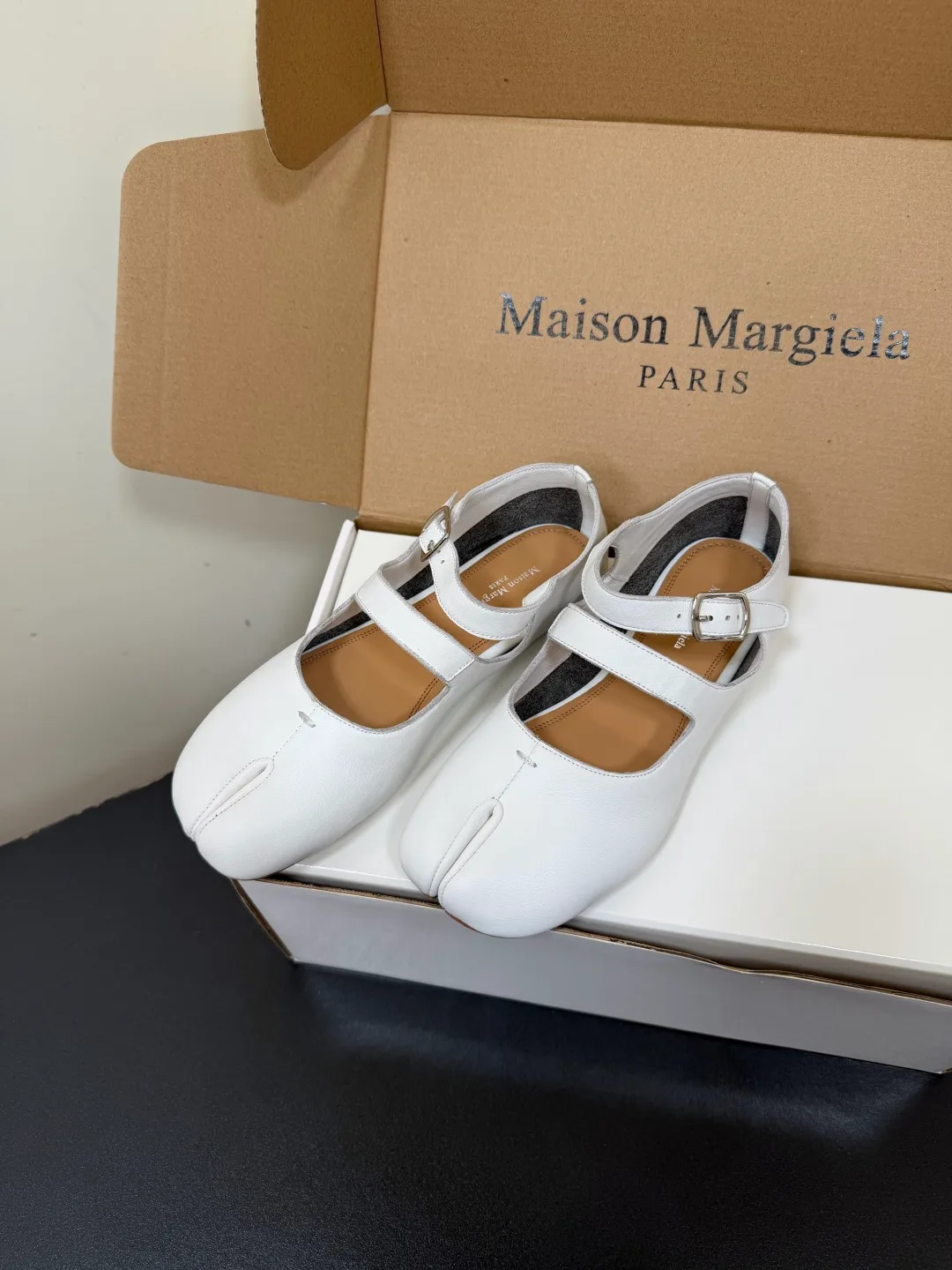 Maison Margiela Sheepskin Smooth Square-Toe Tabi Mary Jane Flats in White · view 3