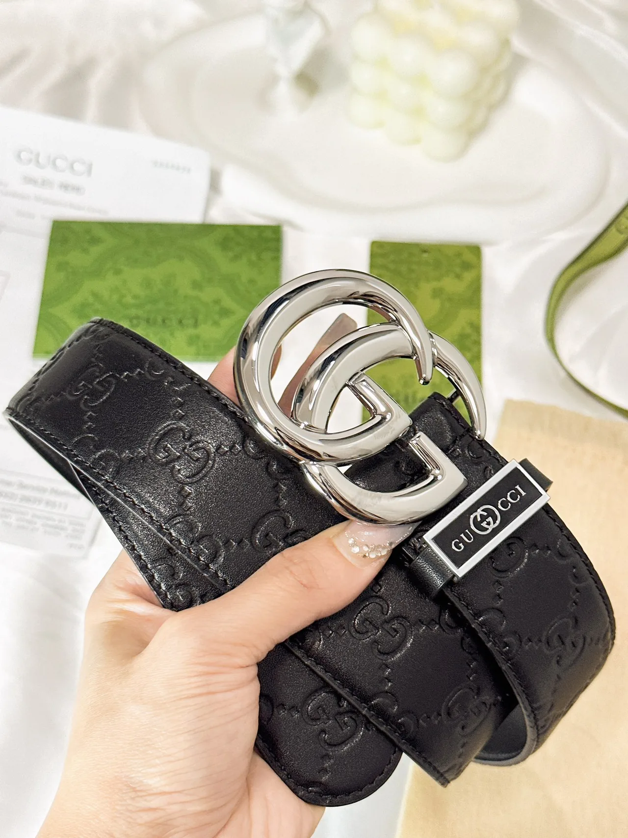 Gucci Cowhide Glossy Belt in Black · view 2