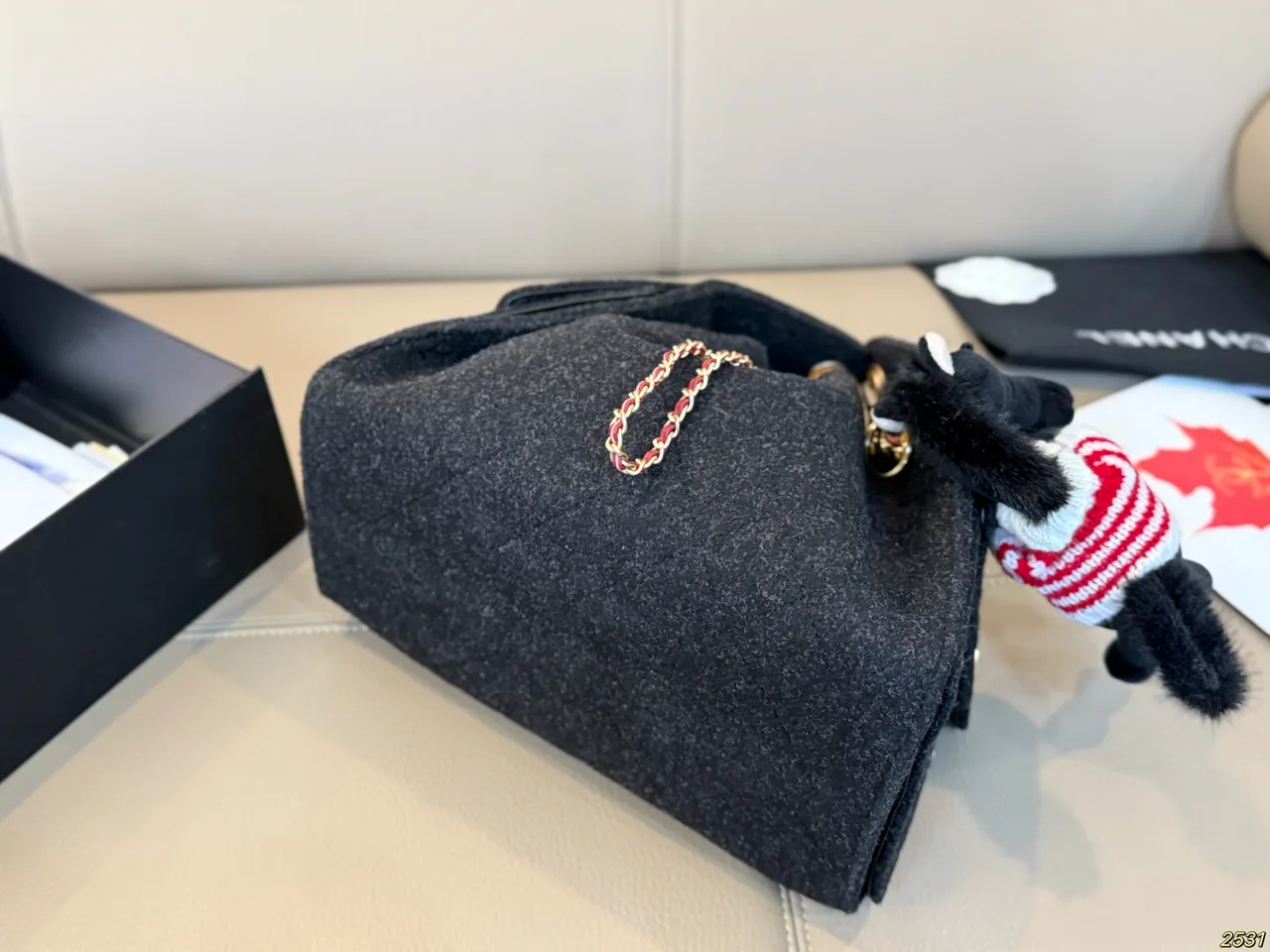 Chanel Bucket Bag in Black · view 5