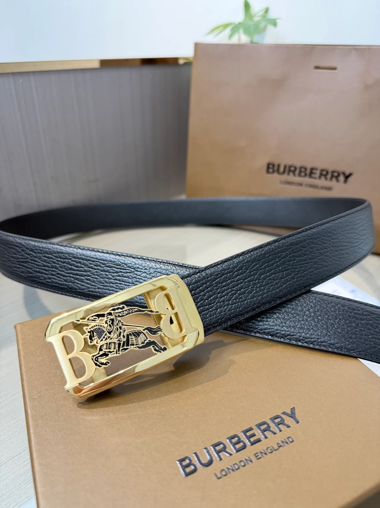 Burberry Calfskin Glossy Belt in Black · view 3