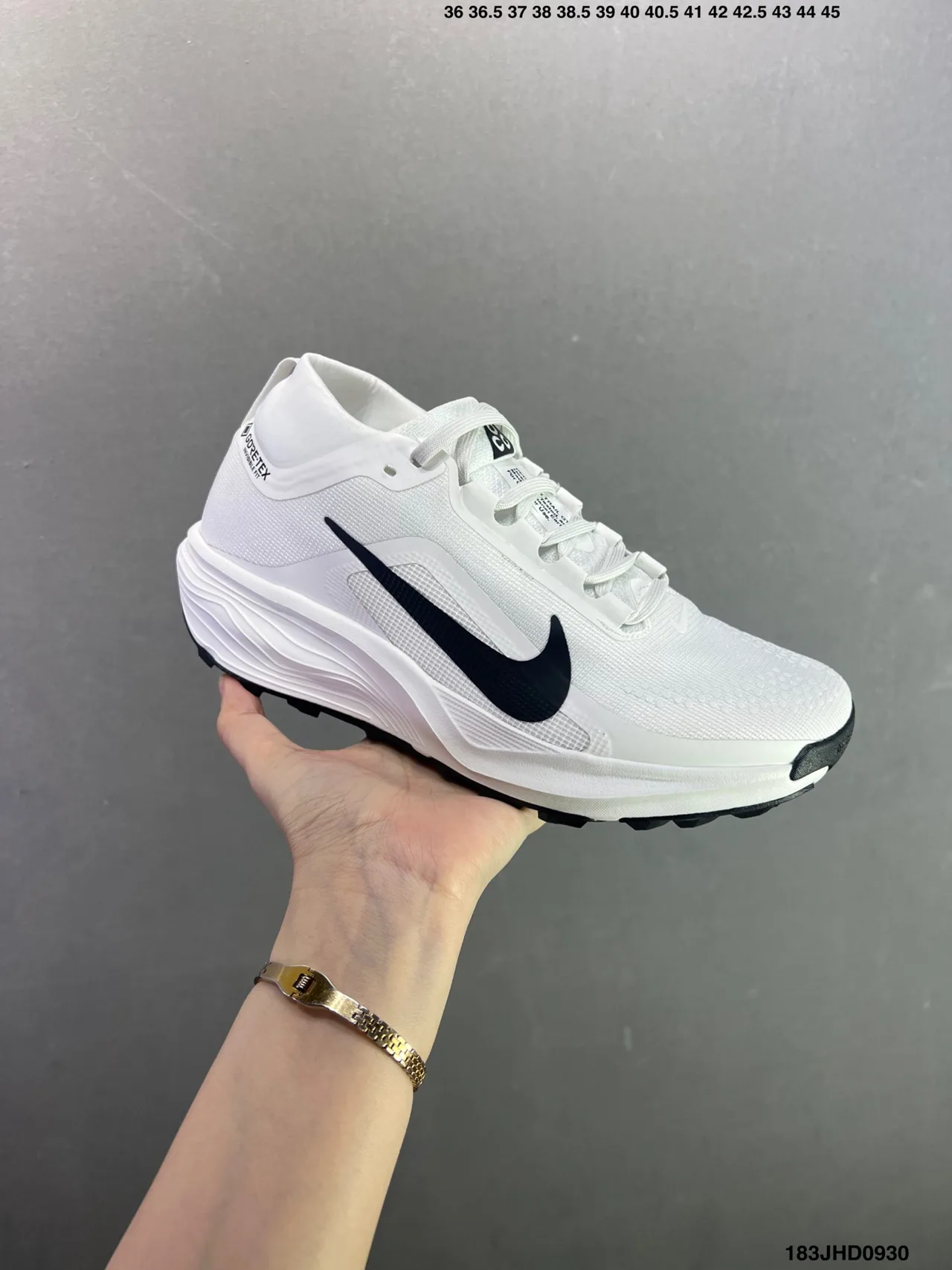 Nike ACG Low-Top Sneakers in White · view 2