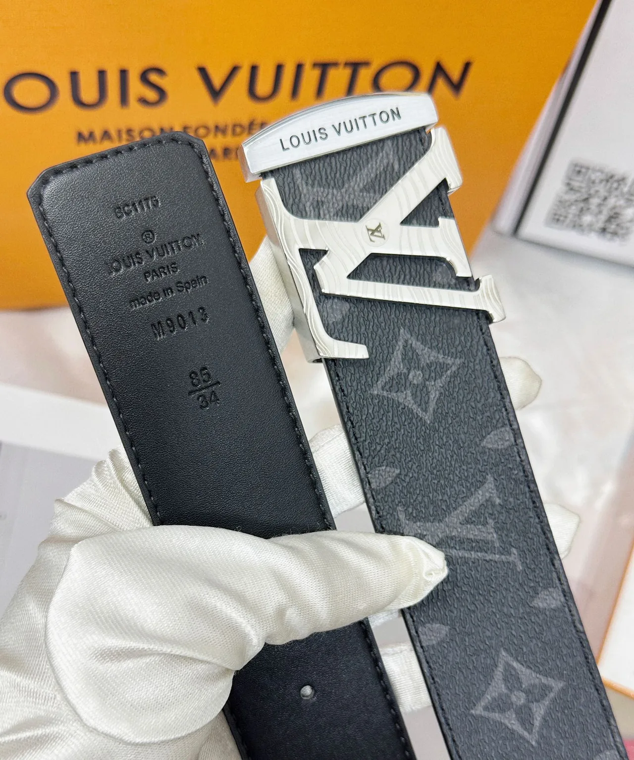 Louis Vuitton Cowhide Belt in Black · view 8
