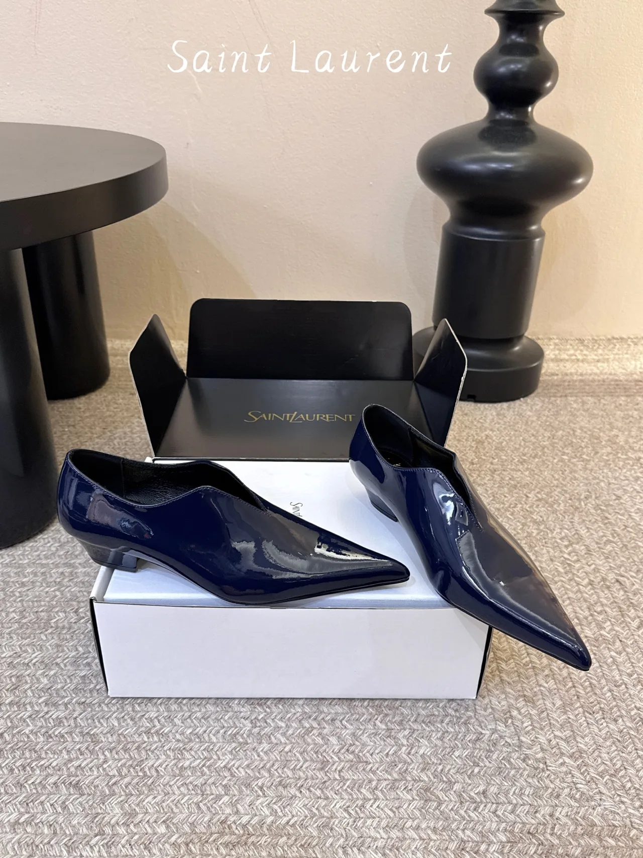 Saint Laurent Patent Leather Glossy Pointed-Toe Pointed Heel Pumps in Blue · view 5