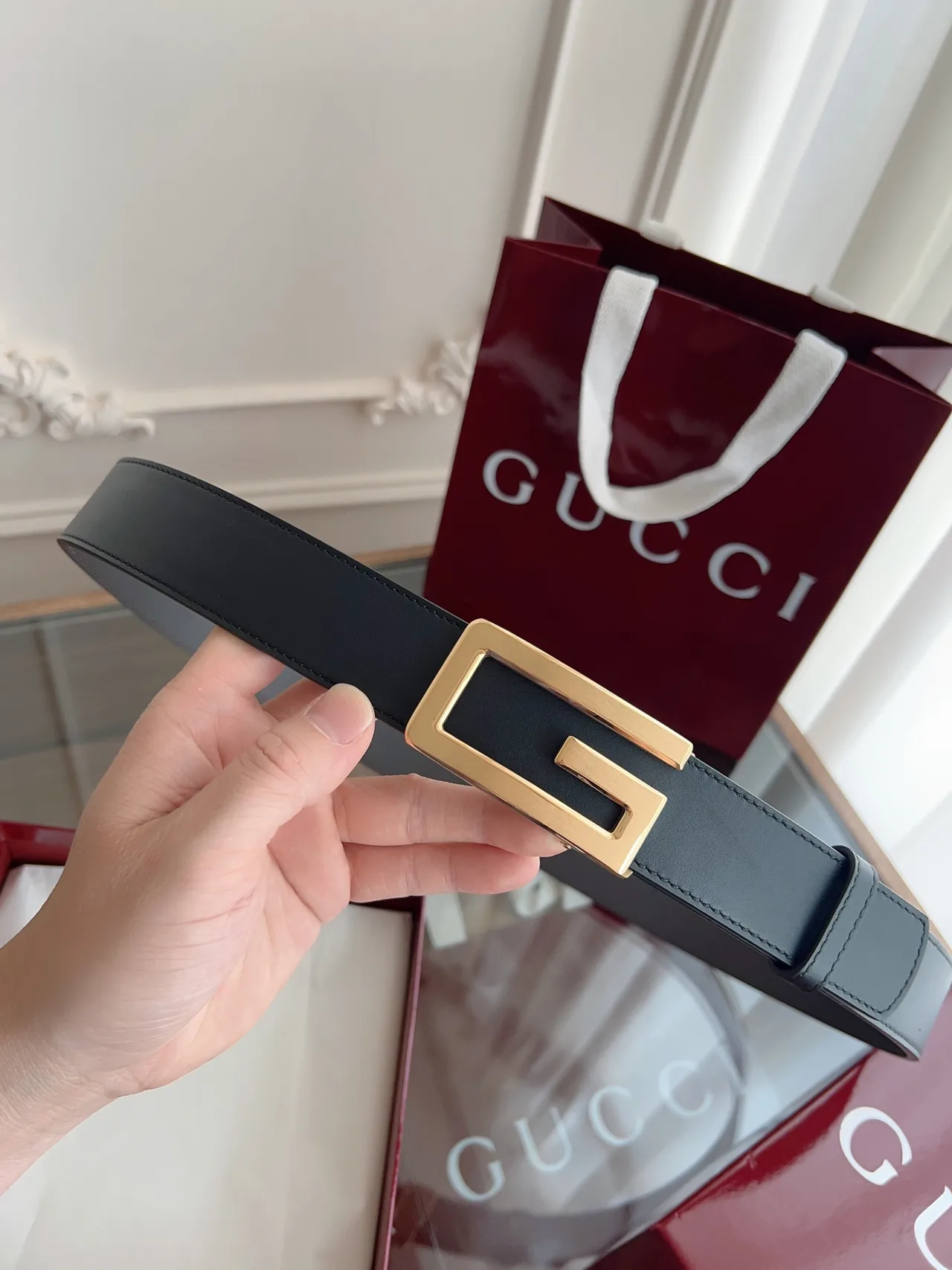 Gucci Cowhide Glossy Automatic Belt in Black · view 4