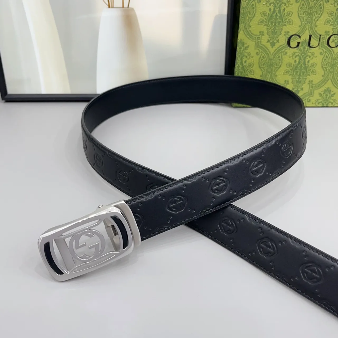 Gucci Glossy Belt in Black · view 2