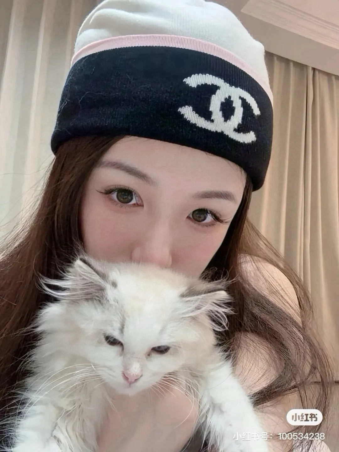 Chanel Beanie in White · view 3