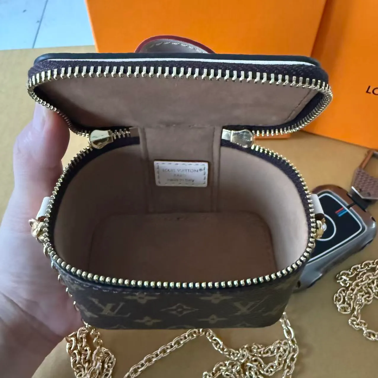 Louis Vuitton Vanity Bag in White / Brown · view 3