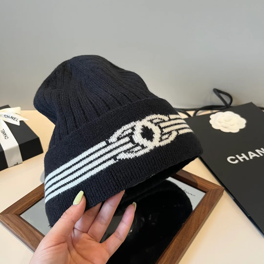 Chanel Striped CC knit beanie in Black & White · view 8