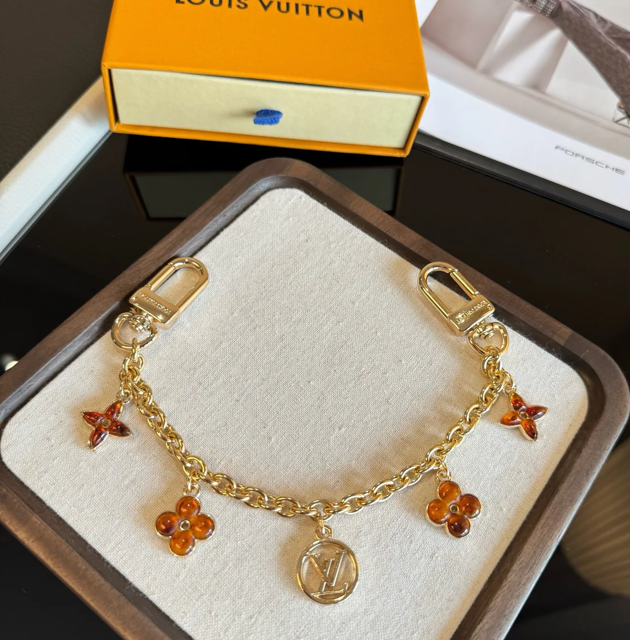 Louis Vuitton Glossy Flower Chain Bag Charm in Gold · view 5