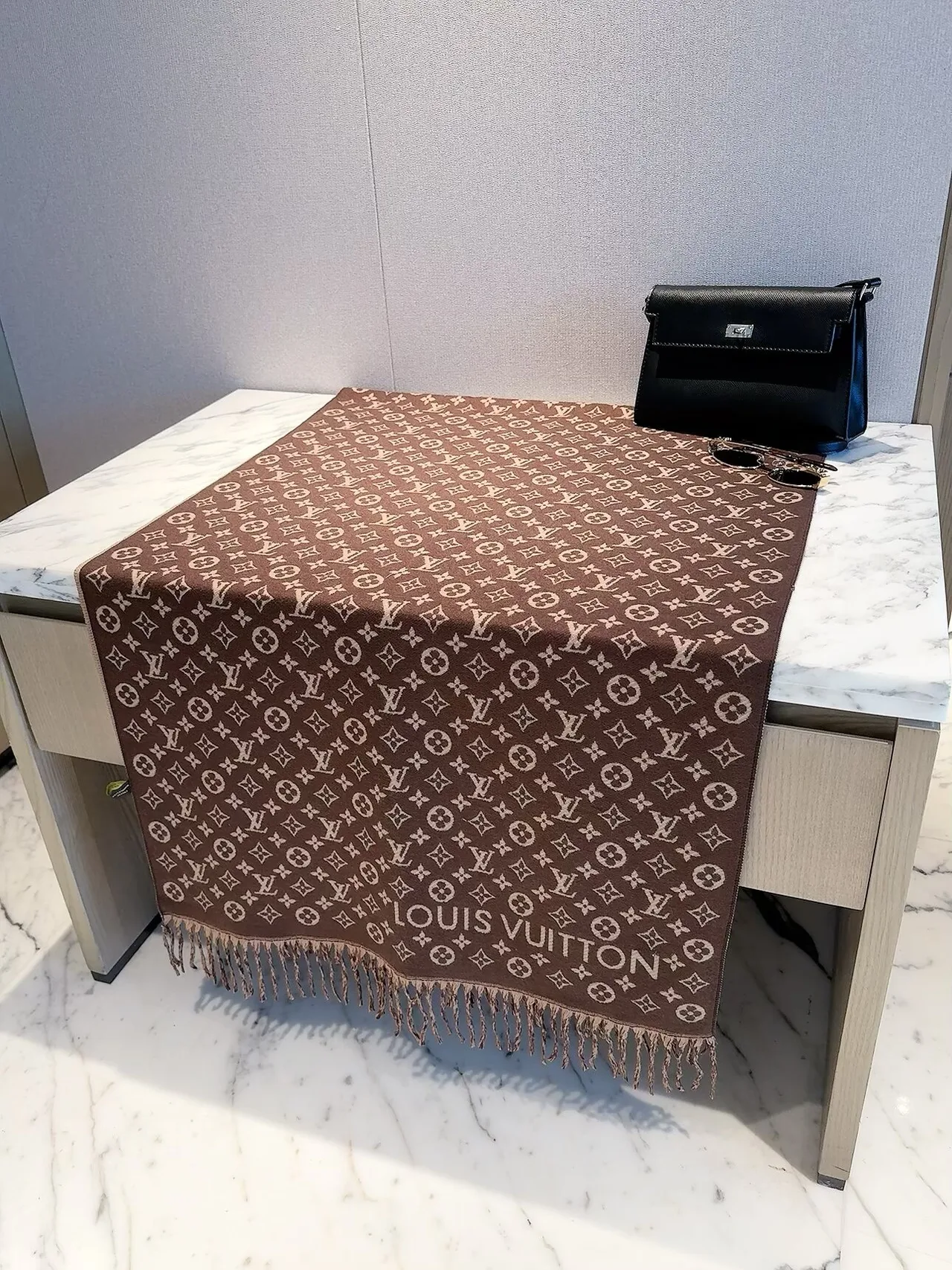 Louis Vuitton Reversible monogram fringed scarf in Grey & Brown · view 2