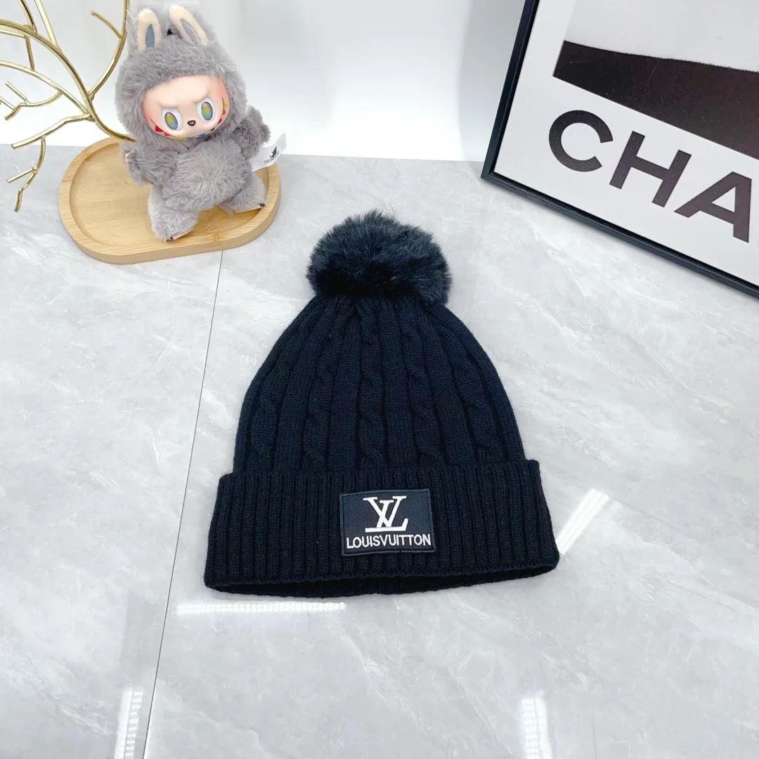 Louis Vuitton Wool Beanie and Scarf Set in Black · view 4