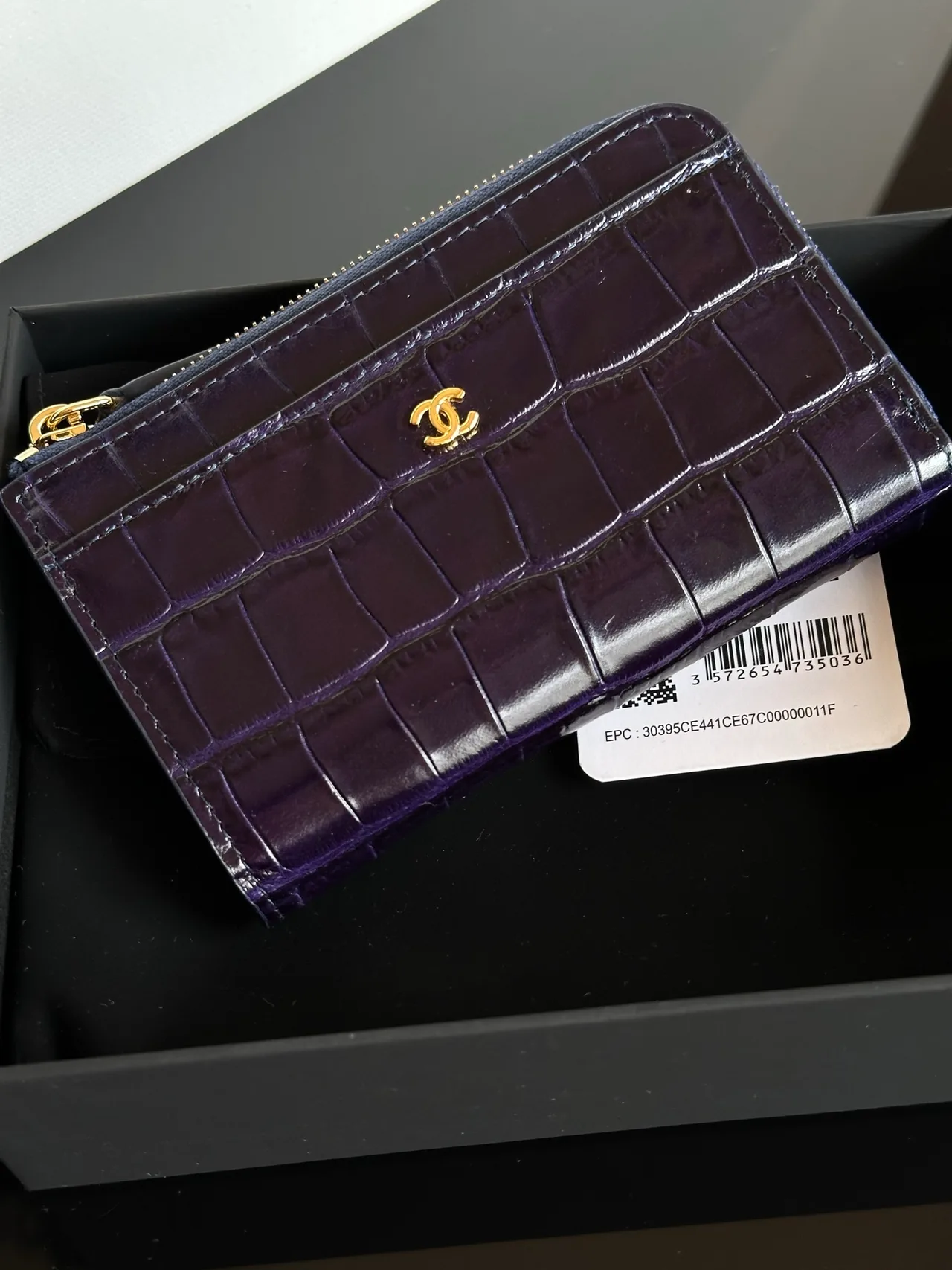 Chanel Glossy Wallet in Purple · view 3