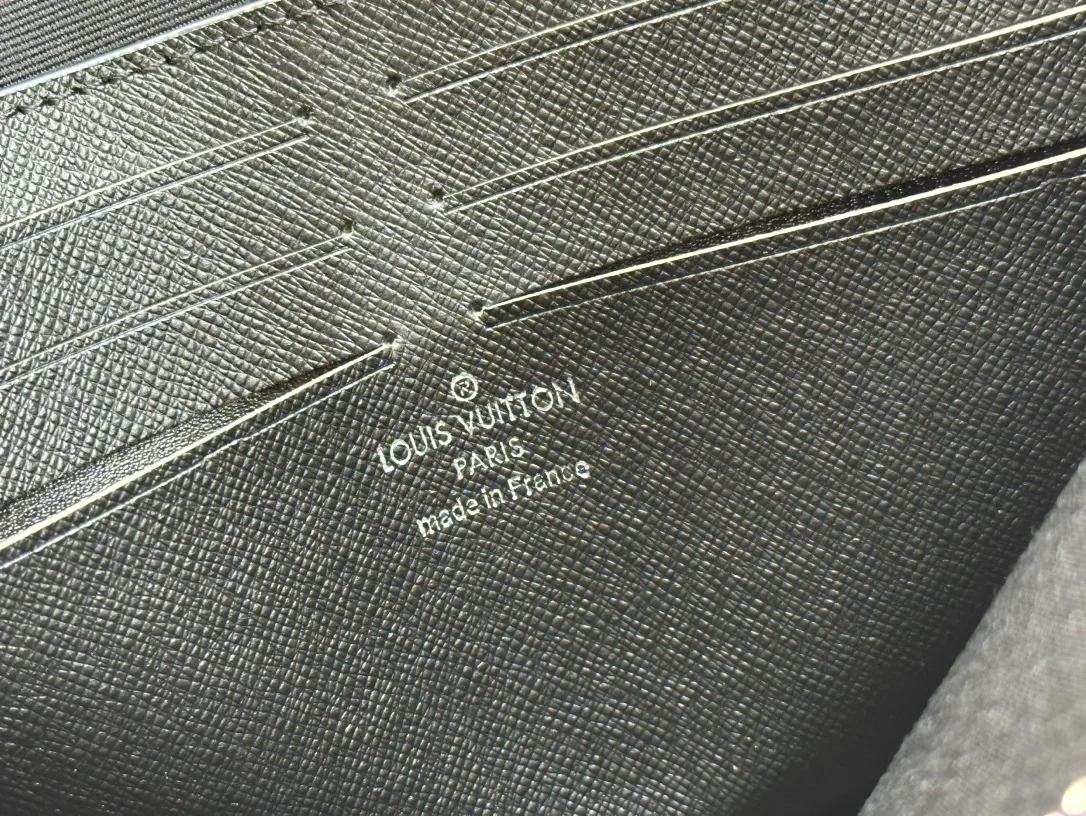 Louis Vuitton Canvas Clutch in Blue · view 8