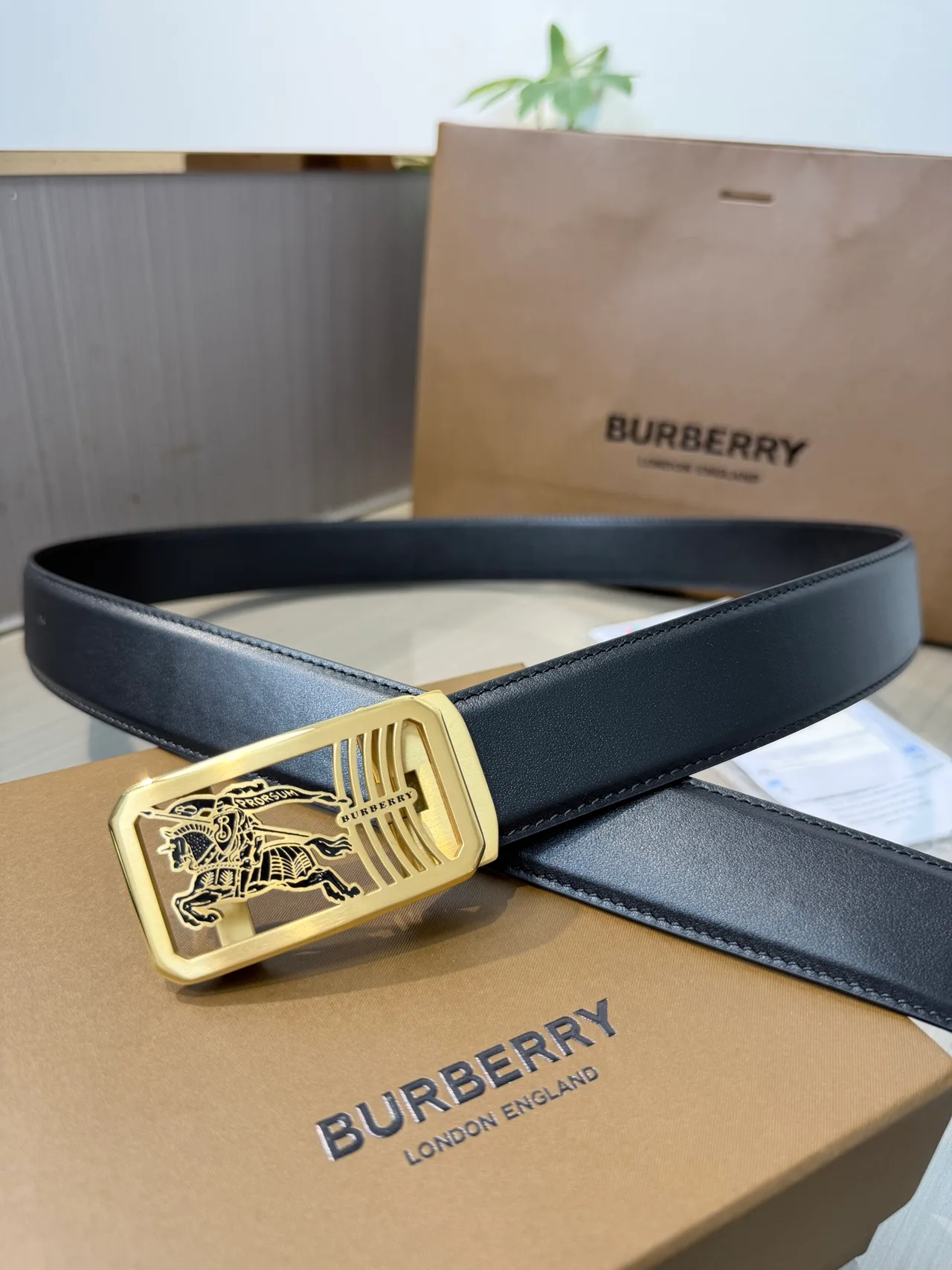 Burberry Calfskin Glossy Belt in Black · view 3