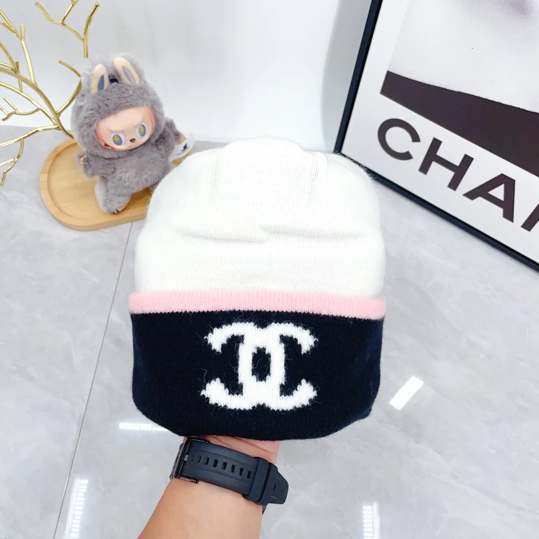 Chanel Beanie in White · view 7