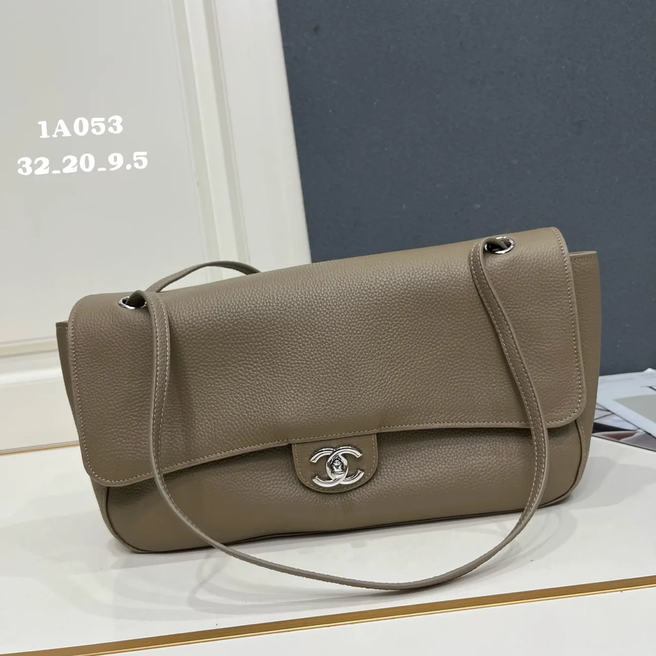 Chanel Smooth Clutch in Grey · view 1