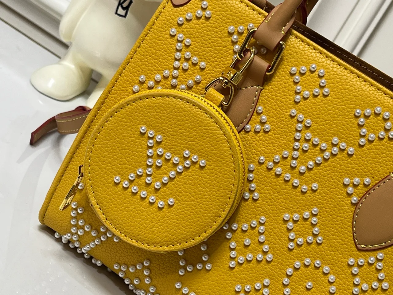 Louis Vuitton Cowhide OnTheGo Tote in Yellow · view 6