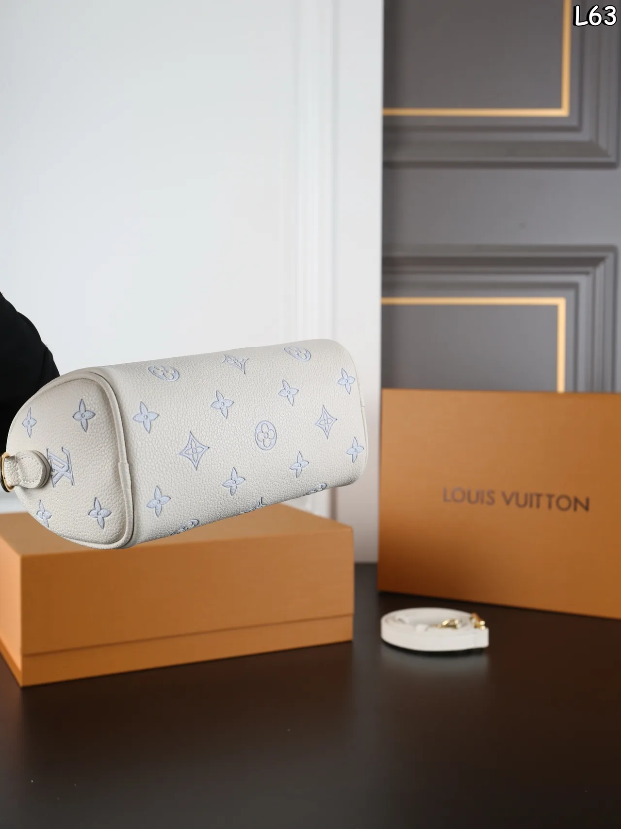 Louis Vuitton Pillow Top-Handle Bag in White · view 5