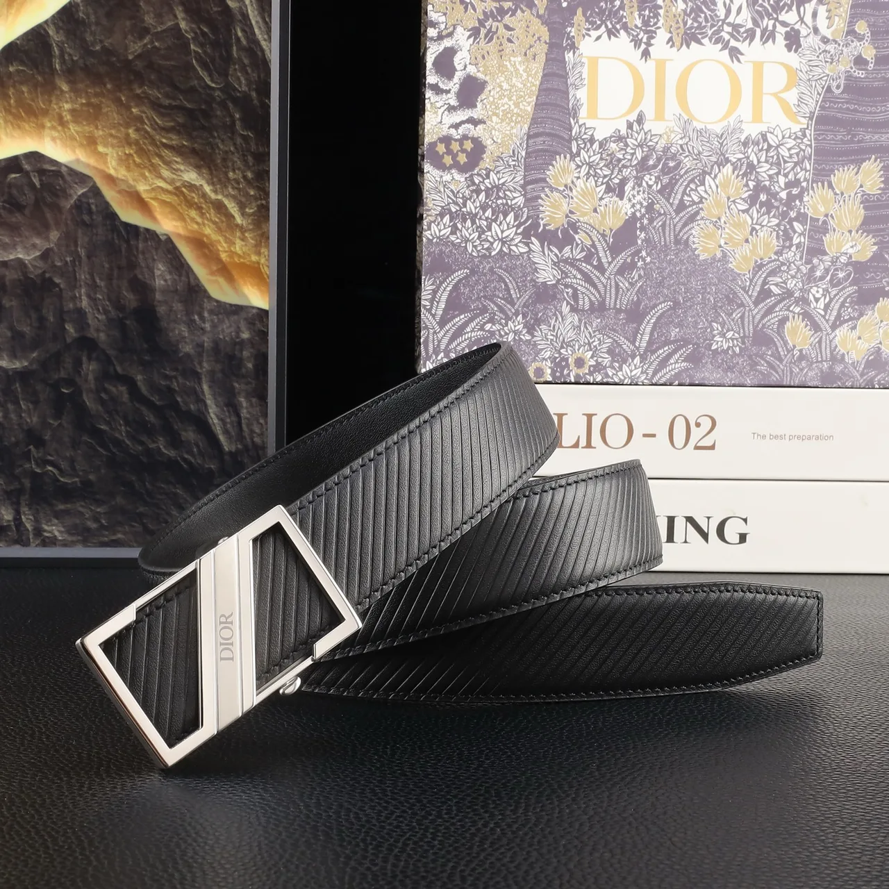 Dior Diagonal rectangular automatic belt in Black · view 2