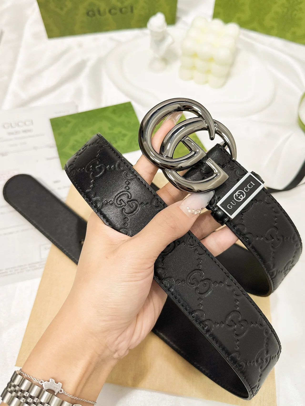 Gucci Cowhide Glossy Belt in Black · view 6