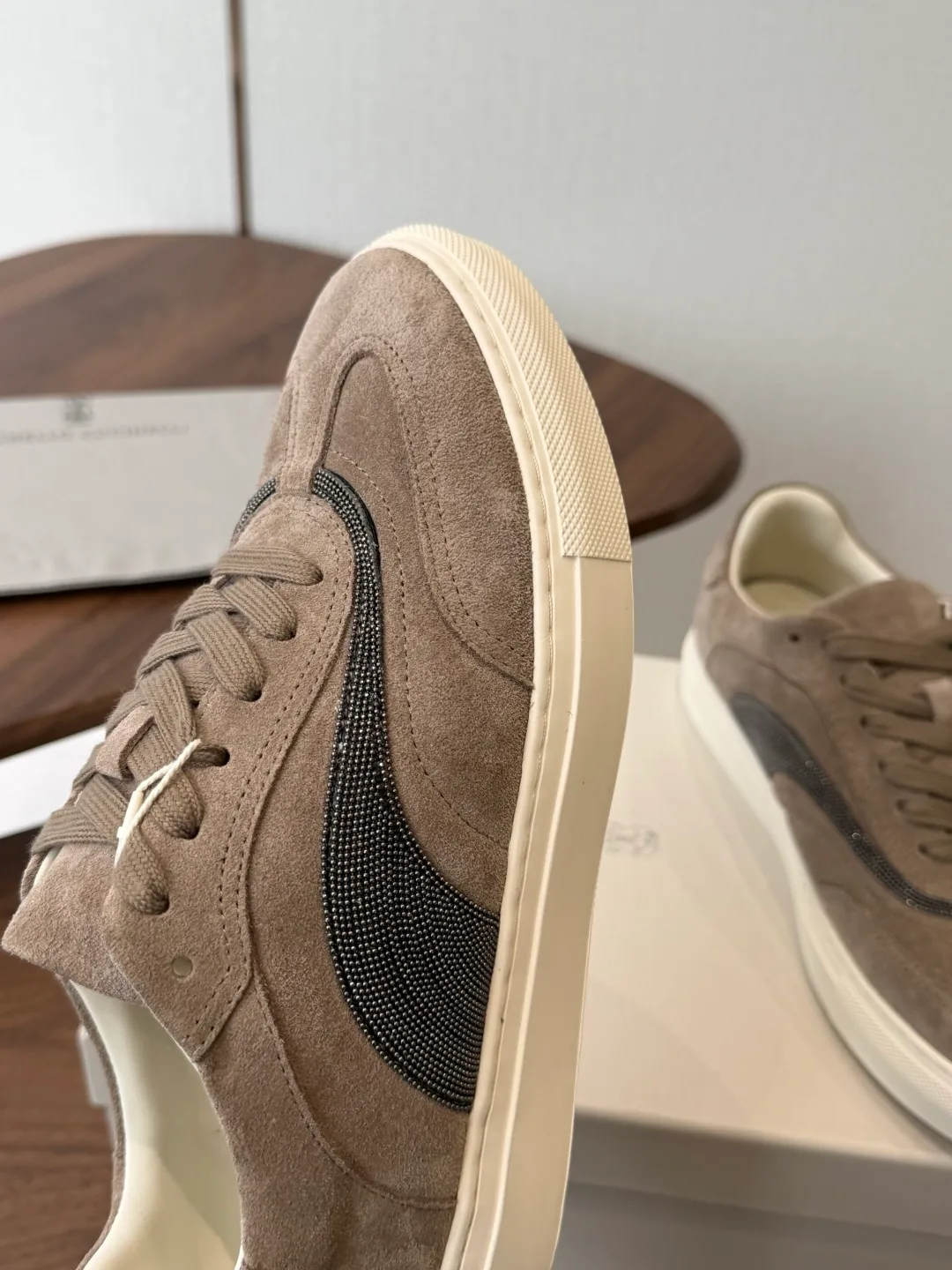 Gucci Cowhide Suede Sneakers in Grey · view 6