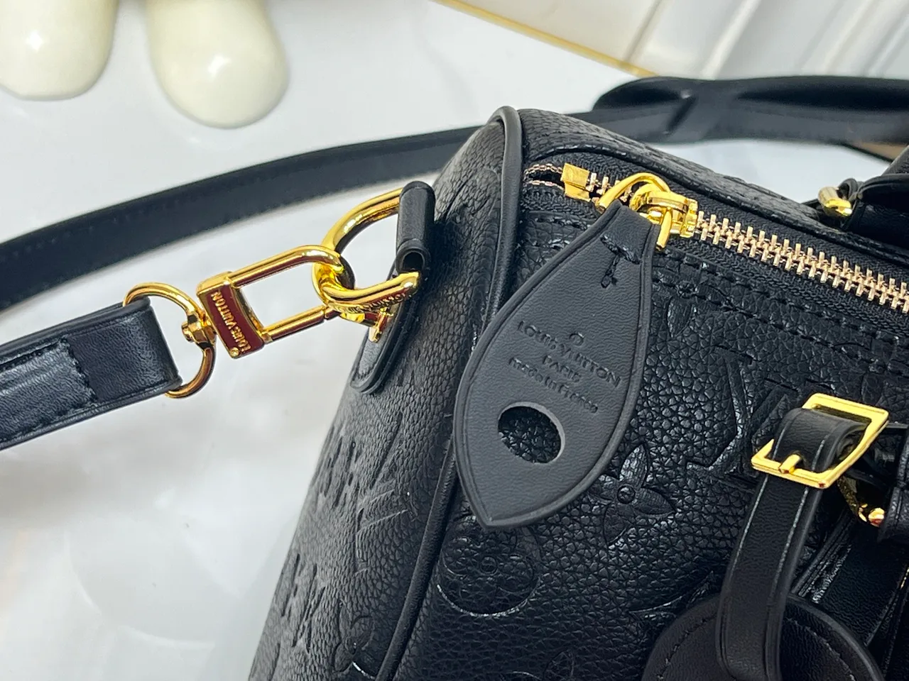 Louis Vuitton Speedy Cowhide Sheepskin Smooth Handbag in Black · view 7