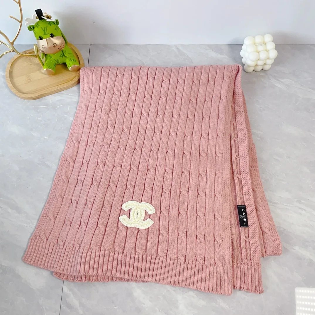 Chanel Wool Hat and Scarf Set in Pink · view 5