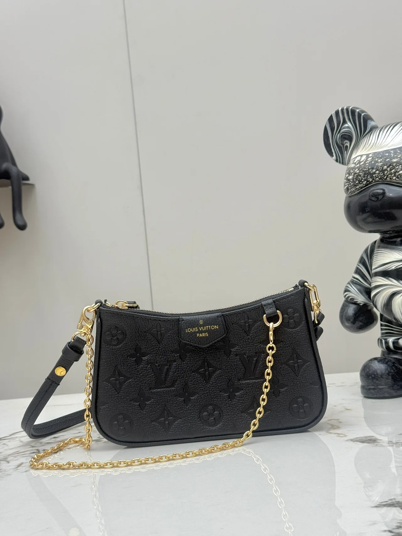 Louis Vuitton Leather Hobo Bag in Black · view 2