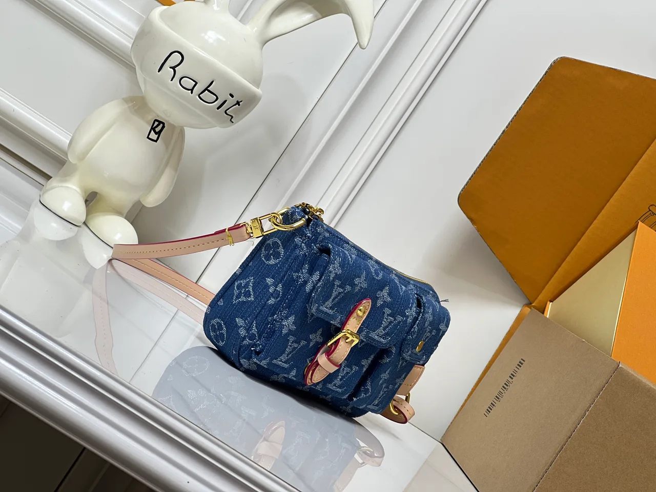 Louis Vuitton Cowhide Pochette Cargo Shoulder Bag in Blue · view 2
