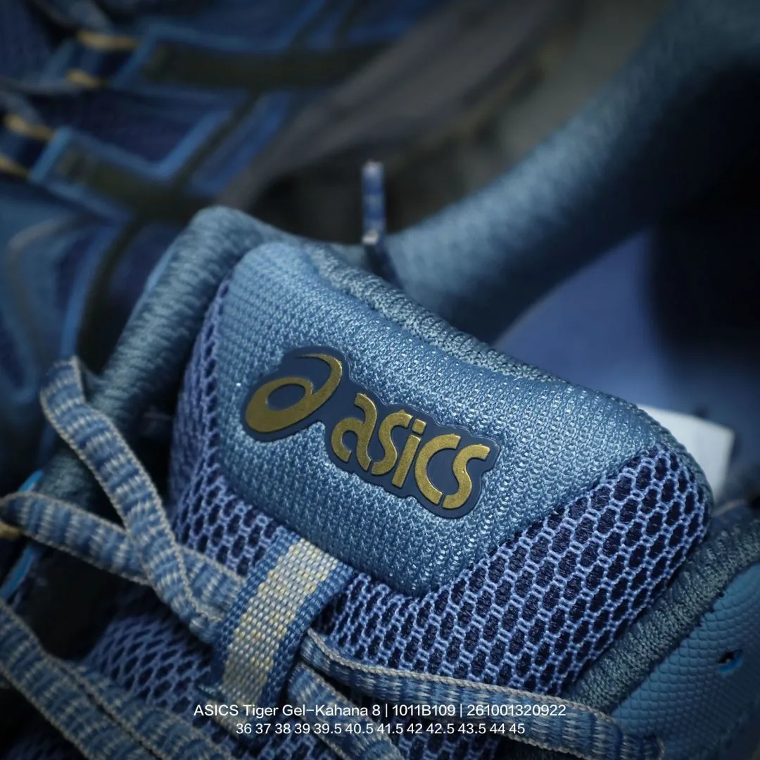 ASICS Sneakers in Blue · view 8