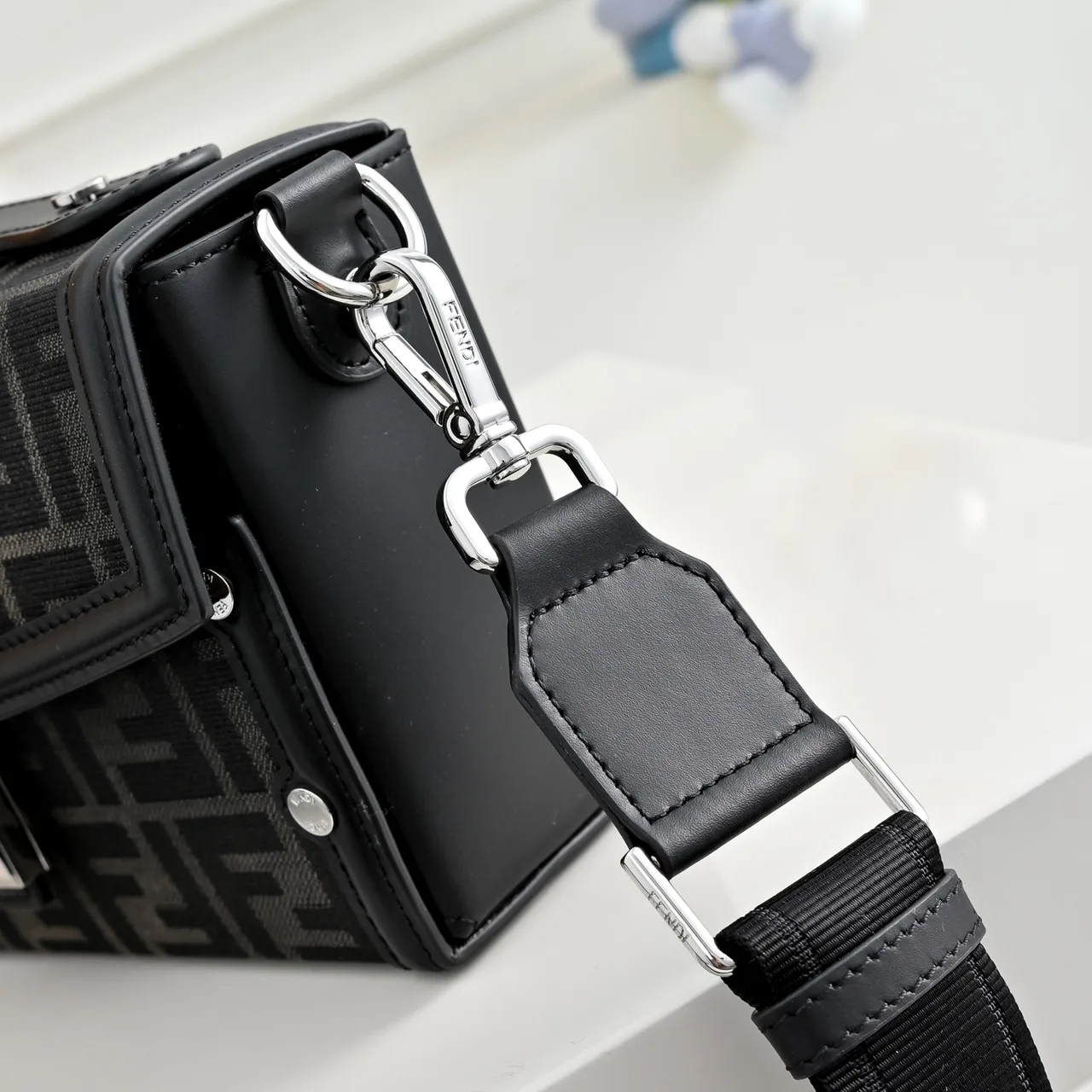 Fendi Clutch in Black · view 5