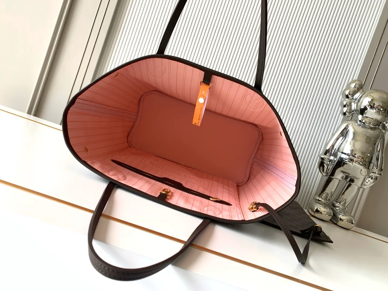Louis Vuitton Neverfull Tote in Brown · view 8