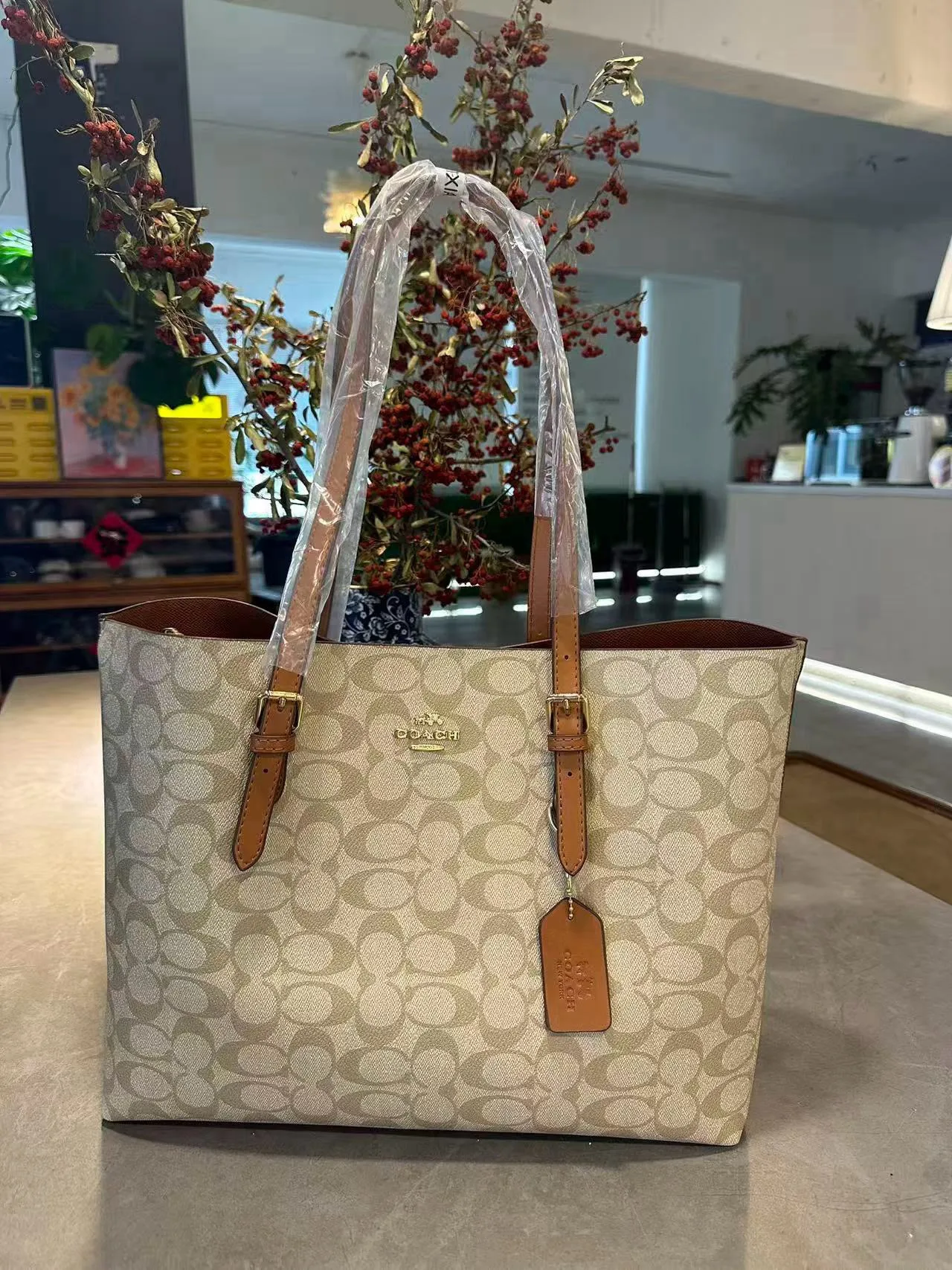 Coach 7018 Tote in Black & Beige · view 3