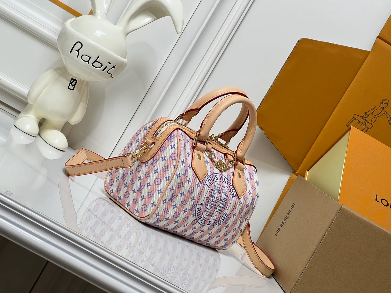 Louis Vuitton Speedy Cowhide Sheepskin Handbag in Pink · view 2