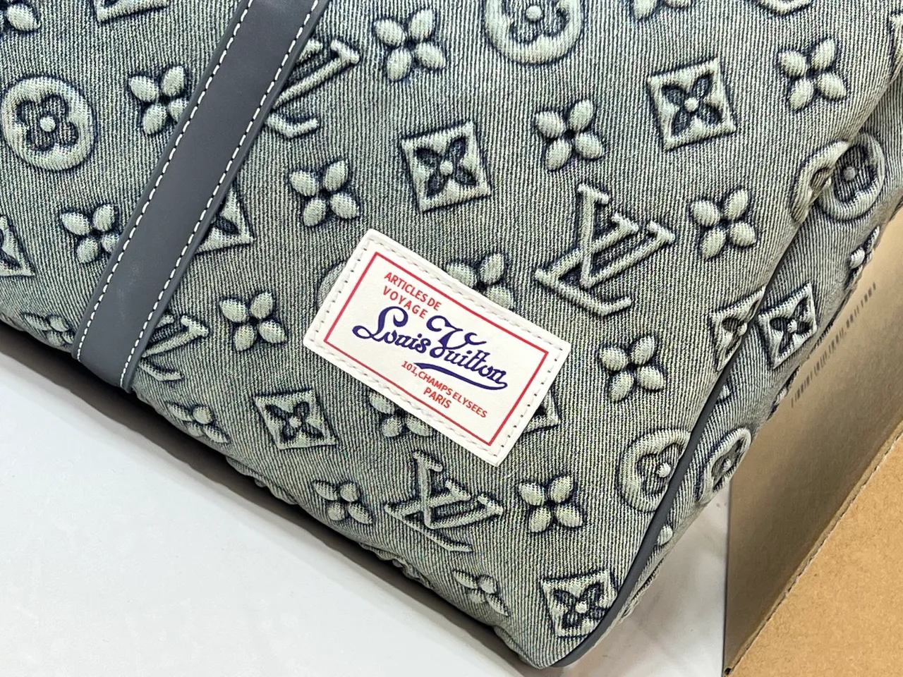 Louis Vuitton Cowhide Handbag in Grey · view 7