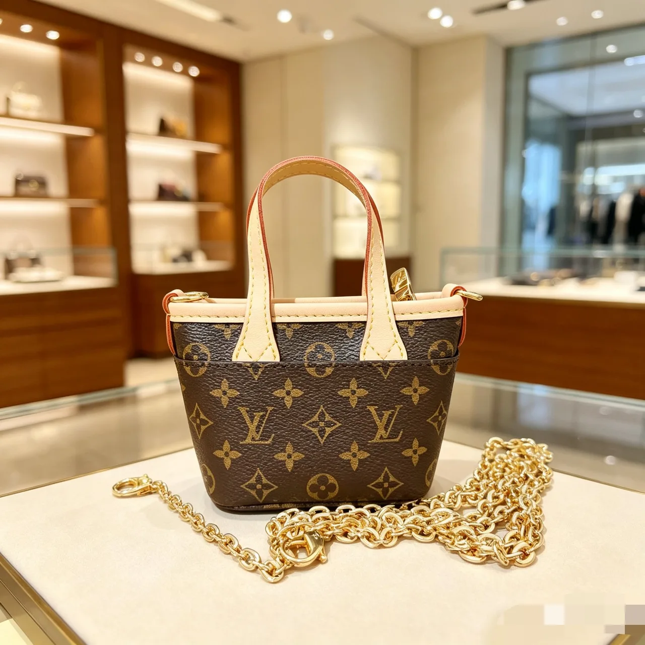 Louis Vuitton Monogram Mini Tote in Brown & White · view 3