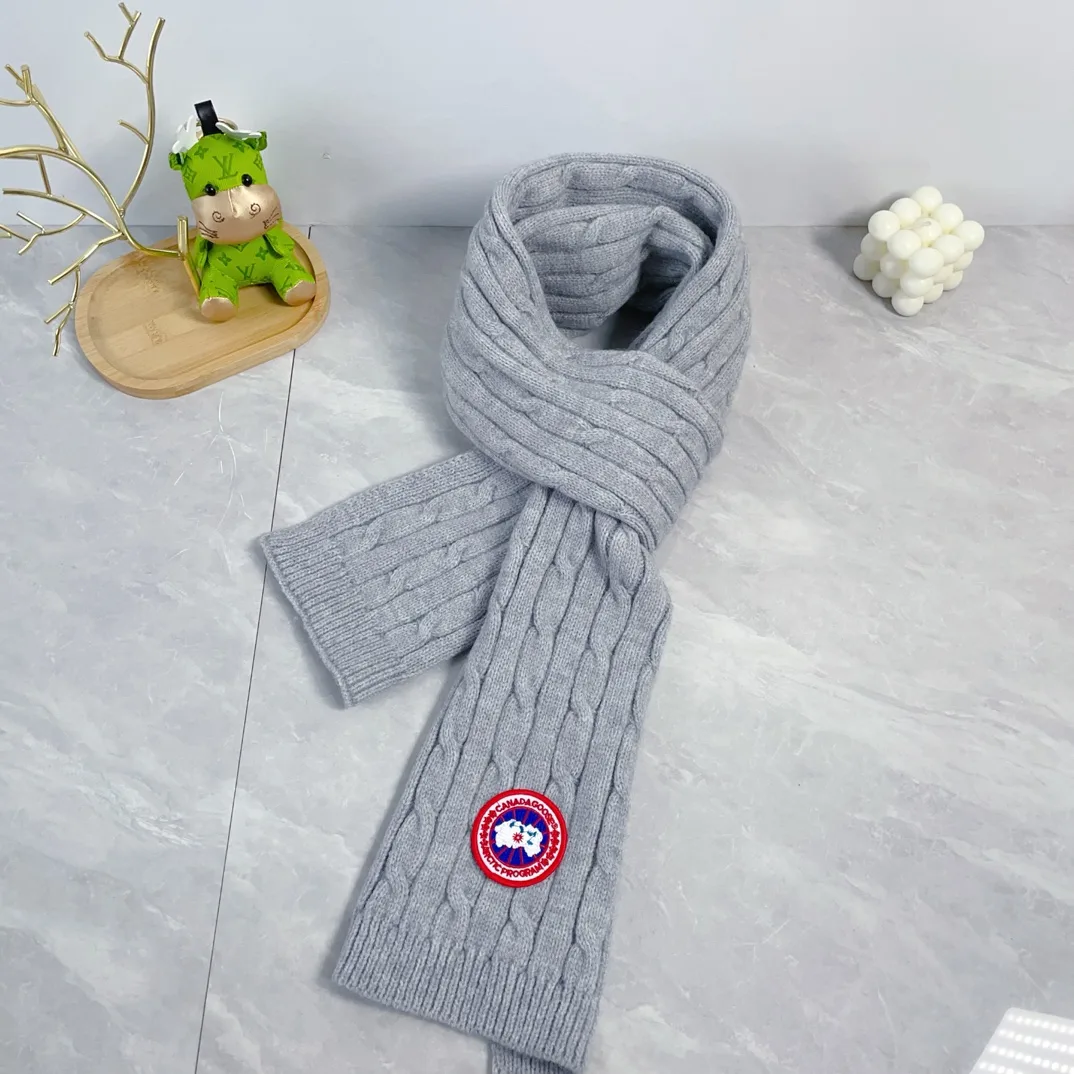 Canada Goose Wool Hat Scarf and Gloves Set in Grey · view 4