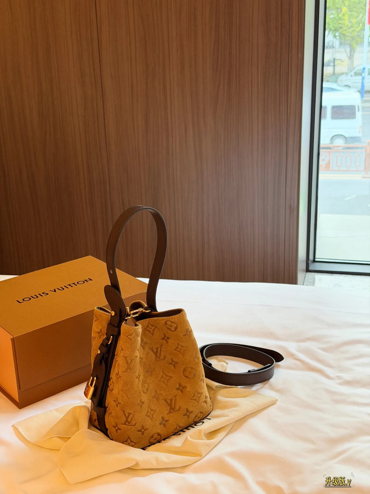 Louis Vuitton Monogram Bucket Bag in Tan · view 2