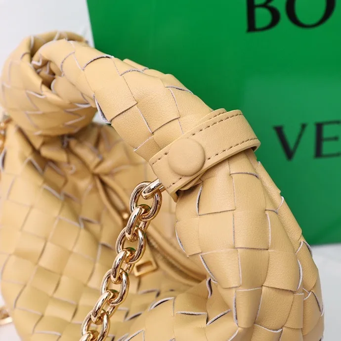 Bottega Veneta Woven Glossy Hobo Bag in Beige · view 7