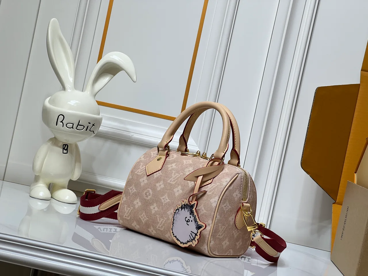 Louis Vuitton Speedy 20 Canvas Speedy Handbag in Beige · view 3