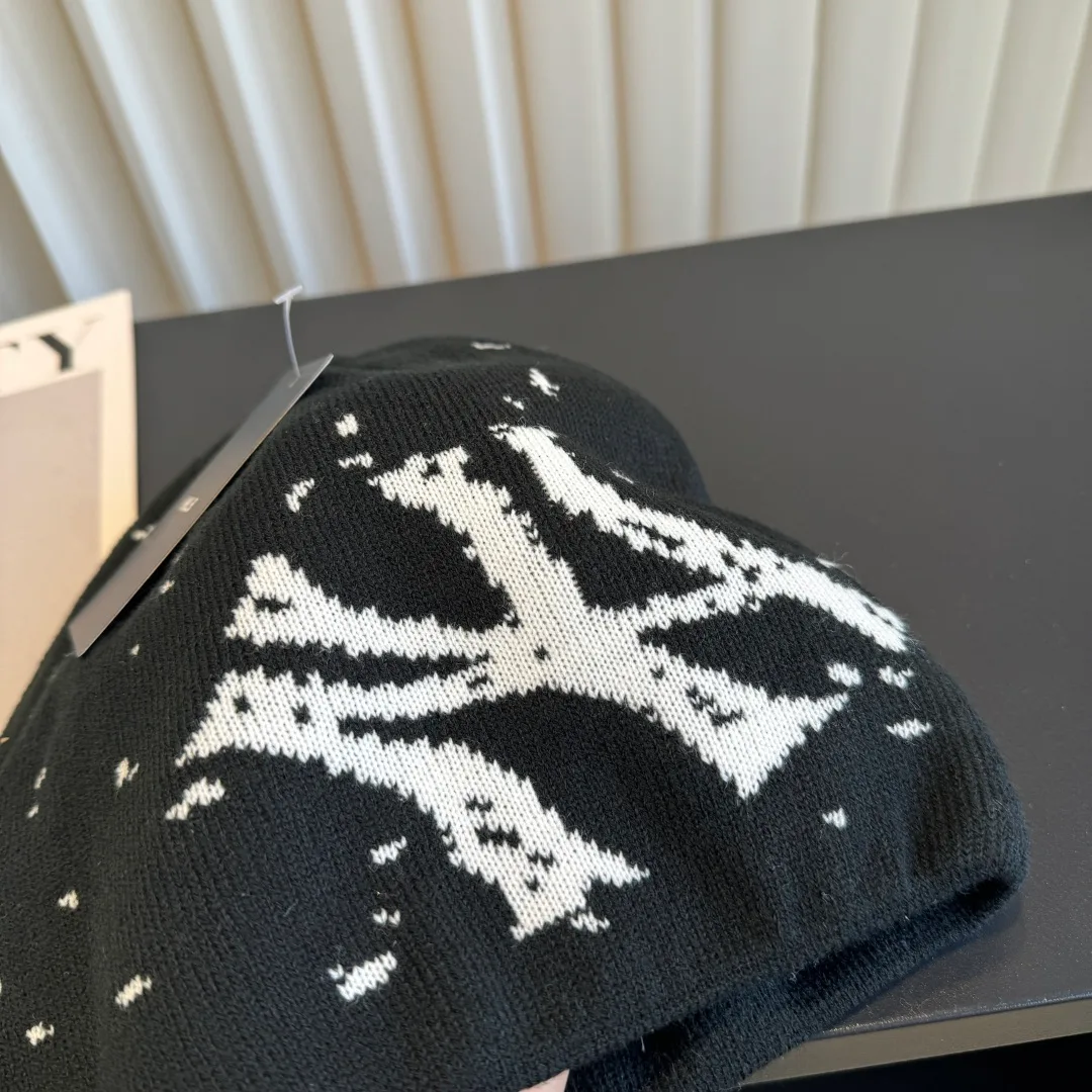 MLB NY Knit Beanie in Black · view 7