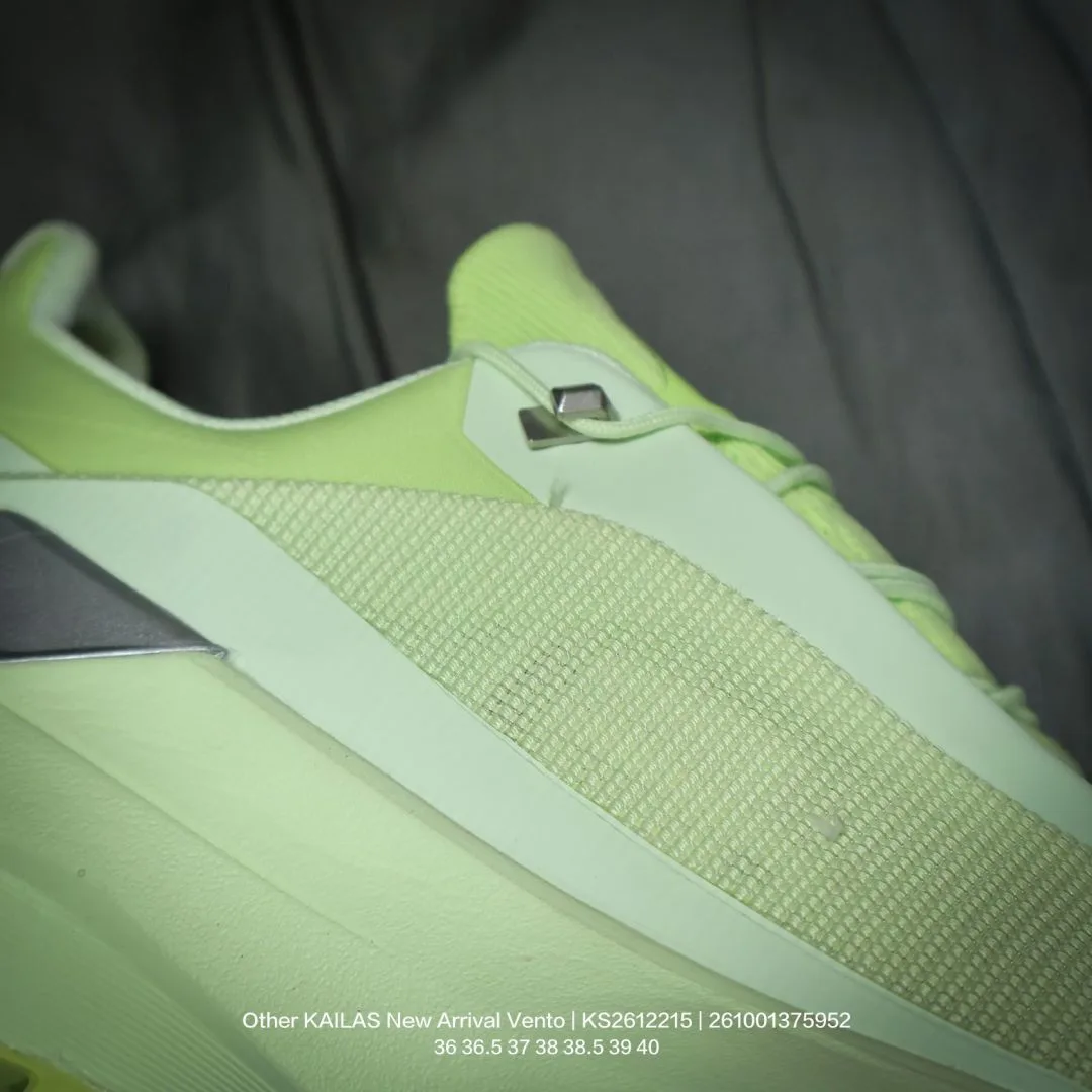 Kailas Sneakers in Green · view 7