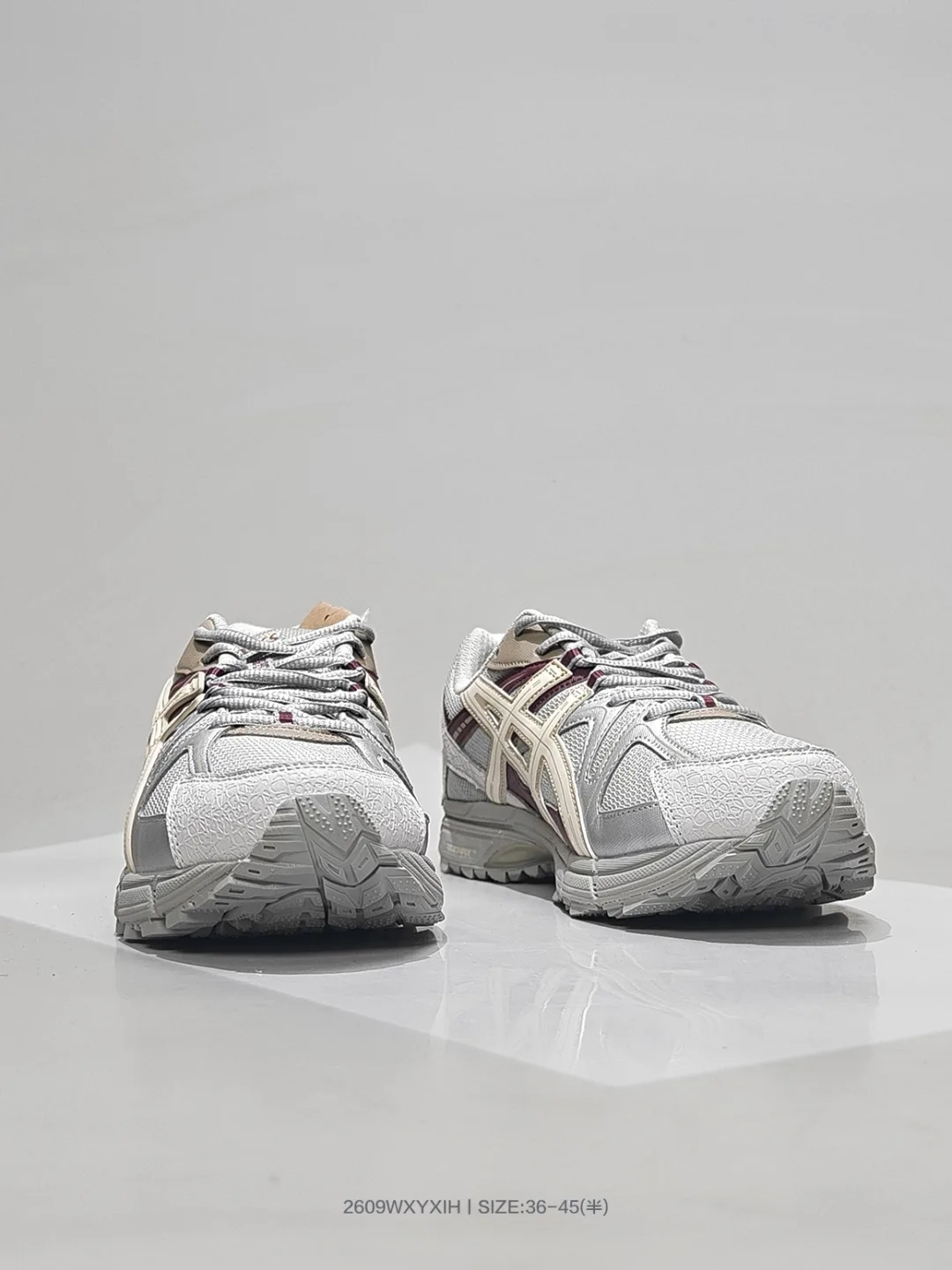 ASICS Sneakers in Grey · view 4
