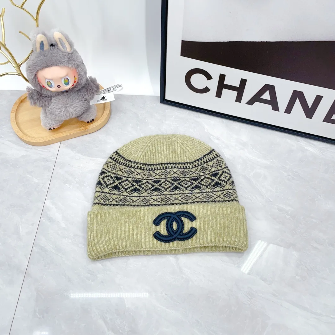 Chanel 50% Wool 50% Acrylic 3-Piece Set (Hat, Scarf & Gloves) in Green · view 5