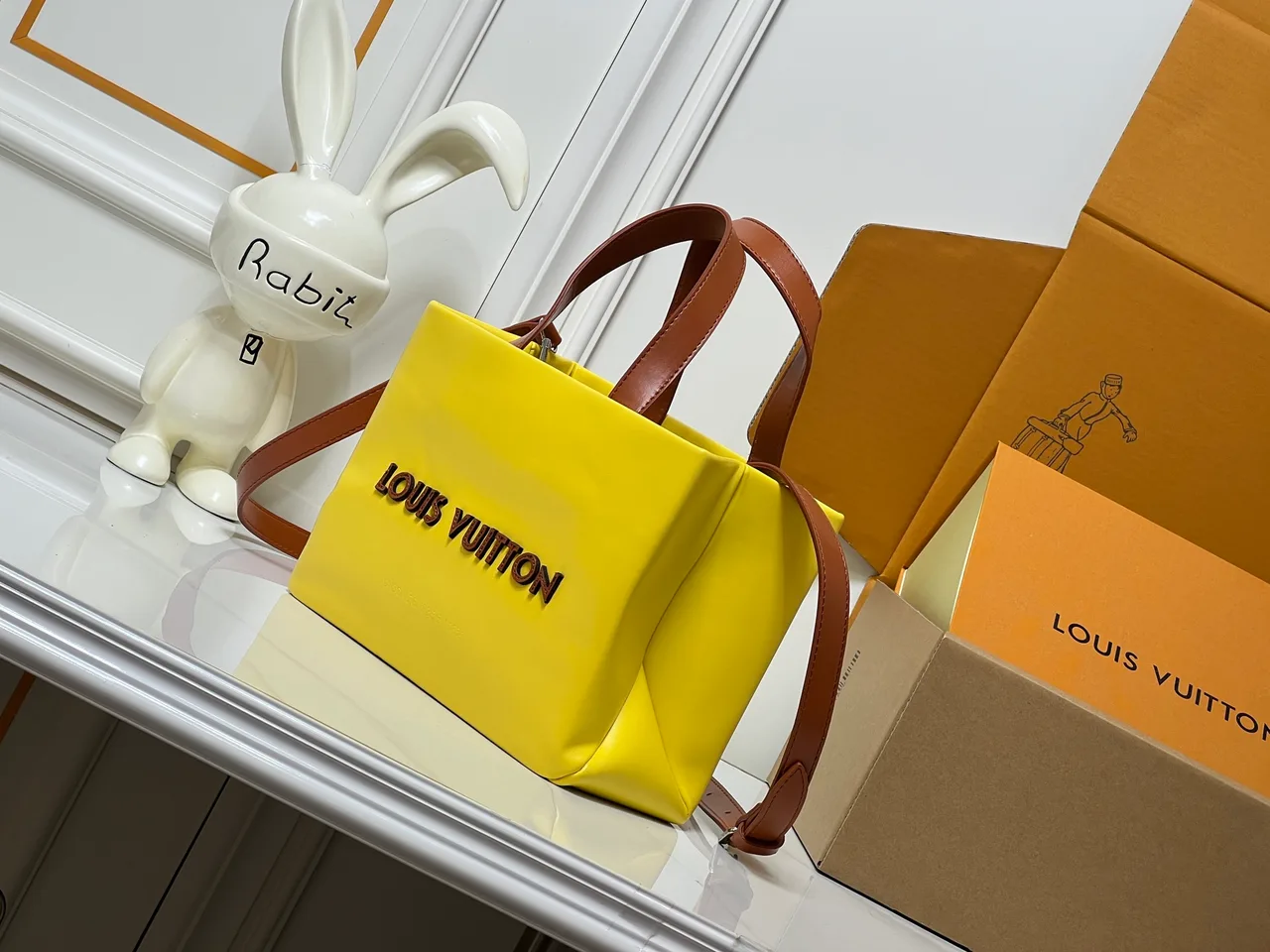 Louis Vuitton Cowhide Glossy Tote in Yellow · view 3