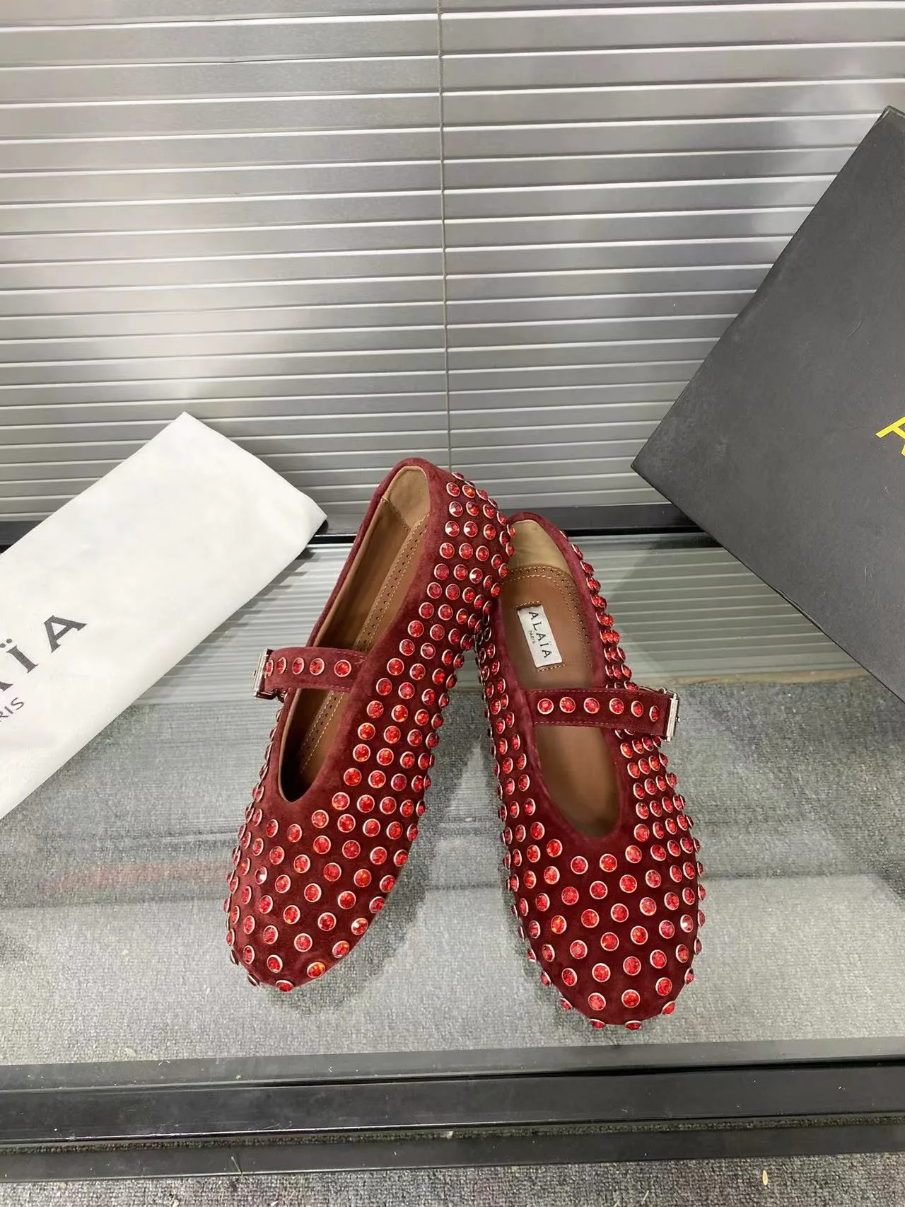 Alaia Cowhide Sheepskin Glossy Round-Toe Ballet Flats in Burgundy · view 5