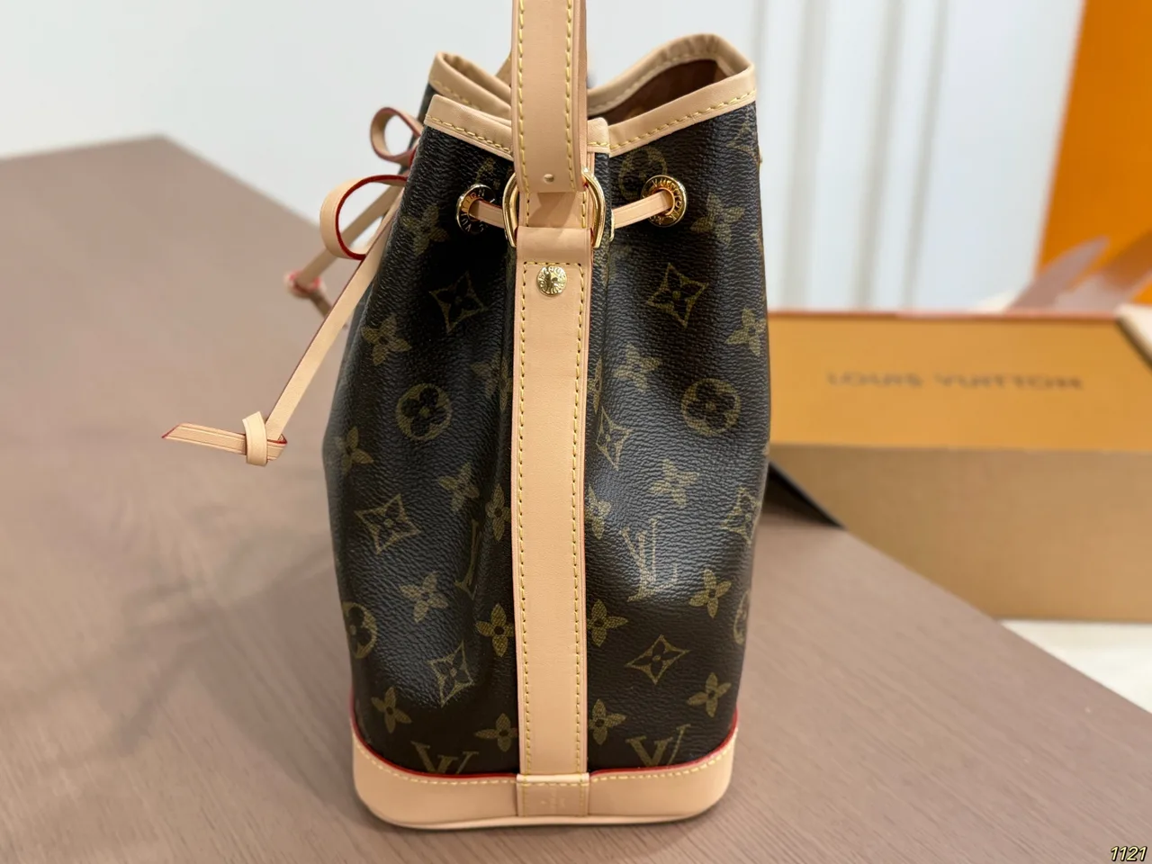 Louis Vuitton Noe Bucket Bag in Brown · view 3