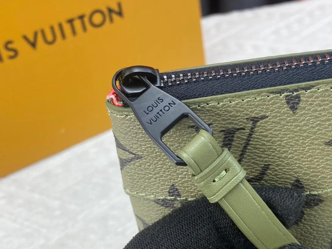 Louis Vuitton Canvas Clutch in Green · view 7
